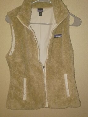 Patagonia Women's Tan Sherpa Fleece Vest